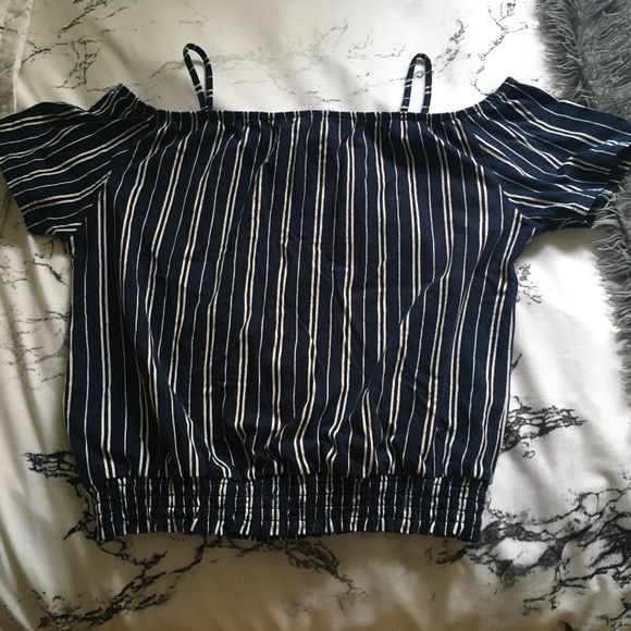 Girls off the shoulder striped shirt - Picture 2 of 2
